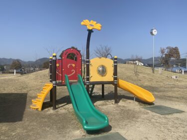 【鏡野町】地元の新鮮食材が勢揃い！買い物ついでに遊べる公園【夢広場ふれあい交流広場】