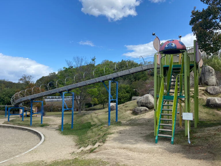 赤磐市】広い敷地はお散歩に最適！池や野原のある自然いっぱいの丘の公園【山陽ふれあい公園】│おかやま公園のmemo.