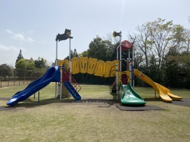 【勝央町】岡山県は桃太郎だけじゃない！金太郎が描かれた可愛い複合遊具がある公園【勝央町緑地運動公園】