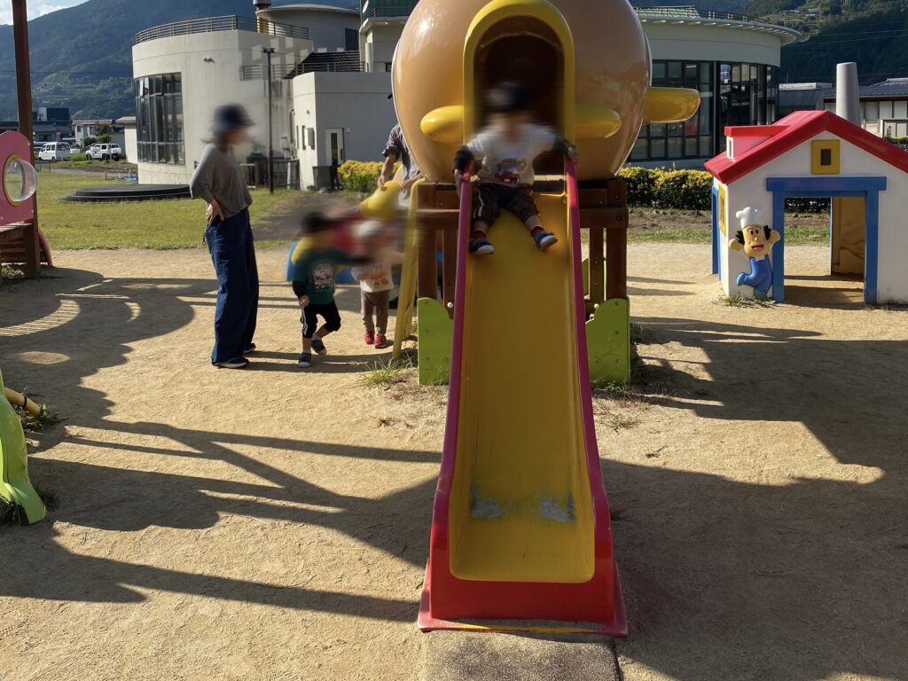 高知県】たくさんのアンパンマンにちびっこが大興奮！高知県の香美市立
