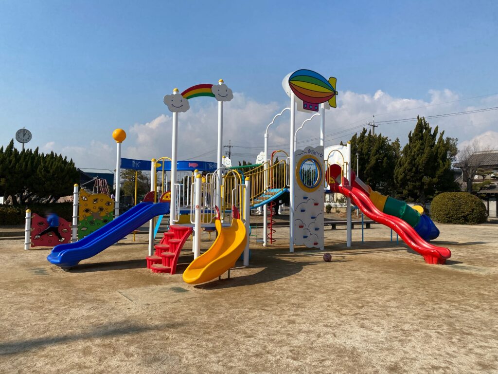 倉敷市水島地区】近くまで行ったら遊んでいきたい！カラフルな虹色の