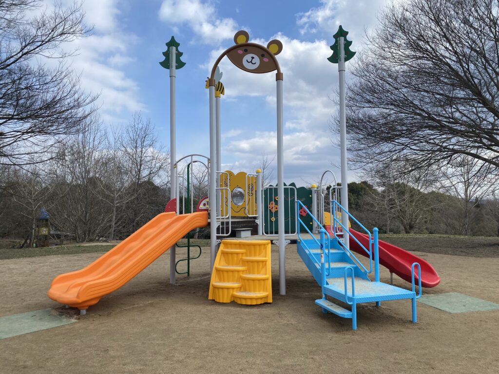 子供用遊具 津山市】2025年12月に大型遊具が新たに登場！絶叫系すべり台と